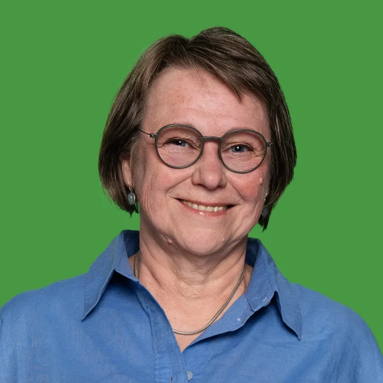 Porträt von Dr. Iris Schneider.