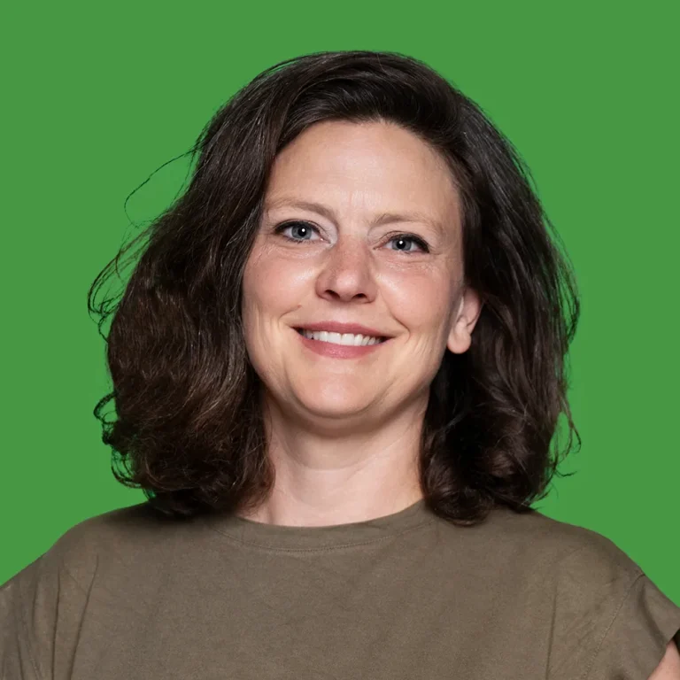 Porträt von Dr. Ursula Bach.