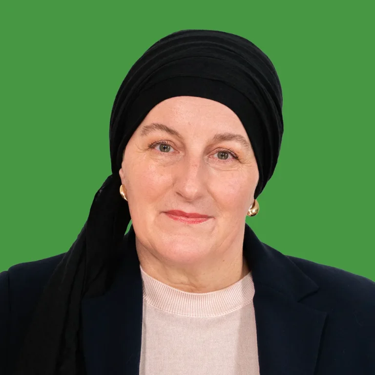 Porträt von Eva Kuzu.