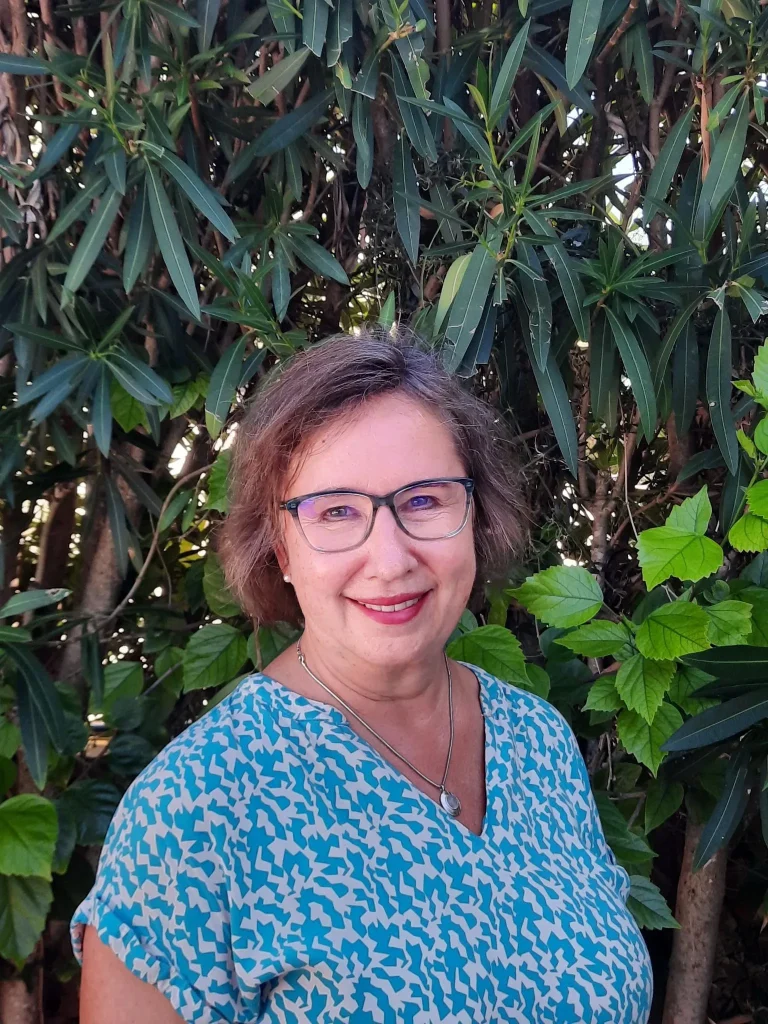 Porträt von Petra Martischewski.