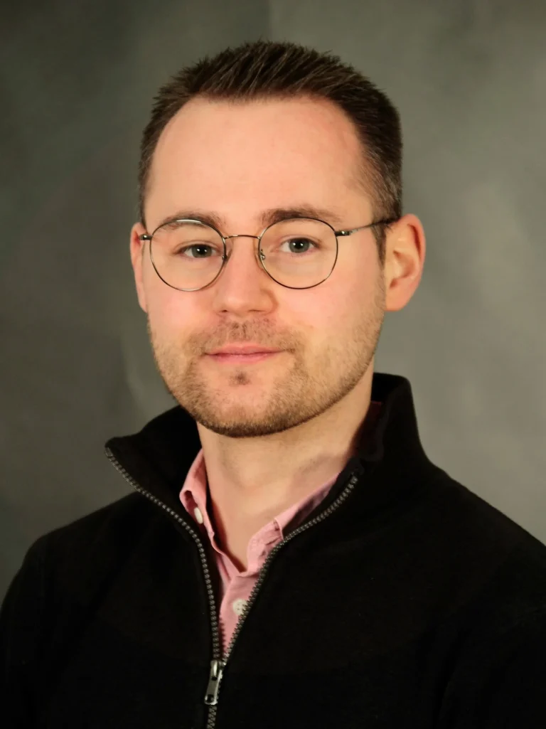 Porträt von Sascha Schlak.