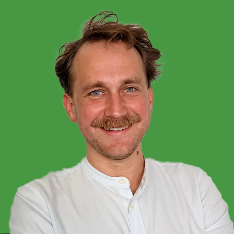 Porträt von Niklas Finzi.