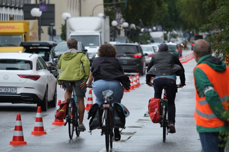 Adenauerallee: Verkehrsdaten widersprechen Rückkehr zur Vierspurigkeit